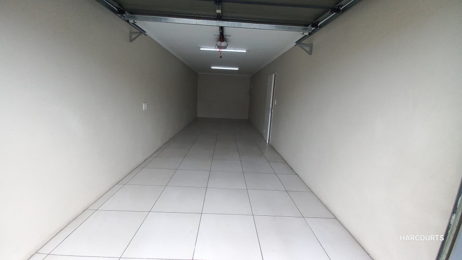 To Let 3 Bedroom Property for Rent in Zeekoevlei Western Cape